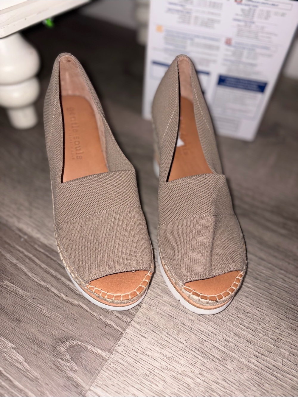 New Gentle Souls by Kenneth Cole "Cody" Knit Espadrille Wedge (Natural/Taupe, Si
